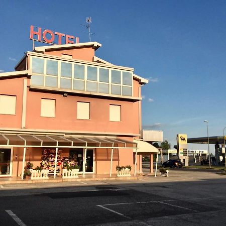 Hotel Trieste San Giórgio di Nogaro Eksteriør bilde