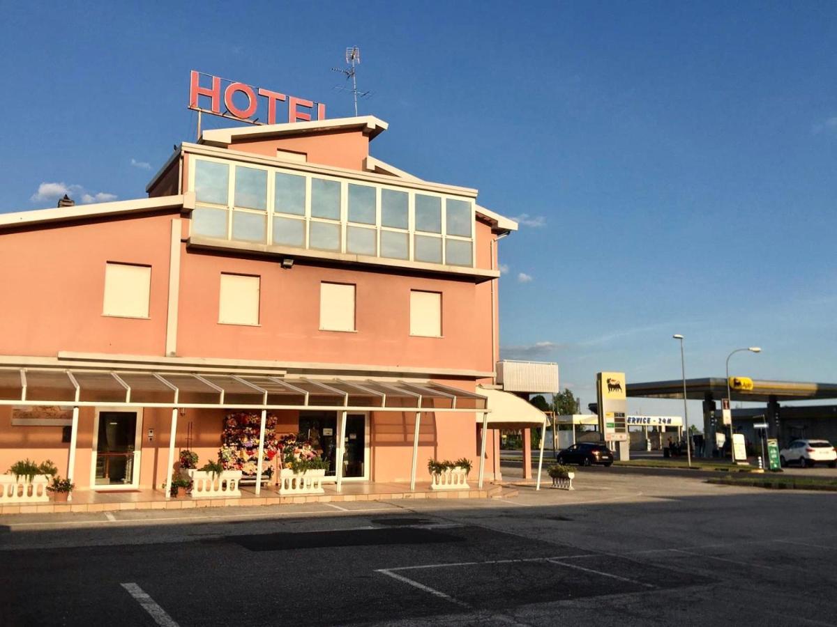 Hotel Trieste San Giórgio di Nogaro Eksteriør bilde