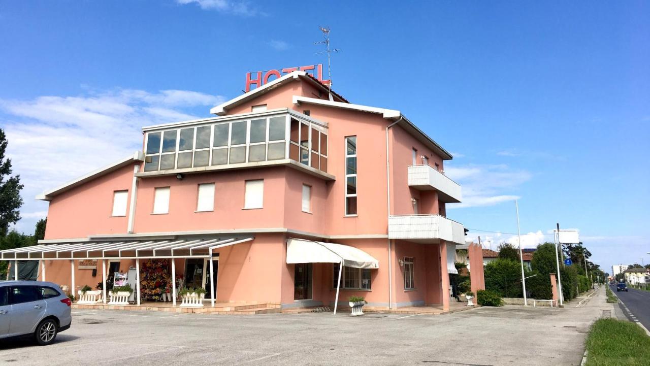 Hotel Trieste San Giórgio di Nogaro Eksteriør bilde